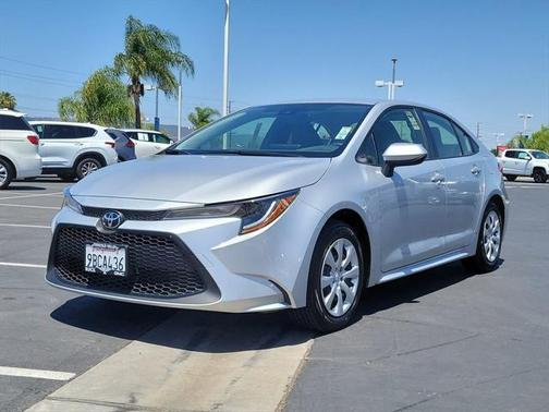Photo 1 of 30 of 2022 Toyota Corolla LE