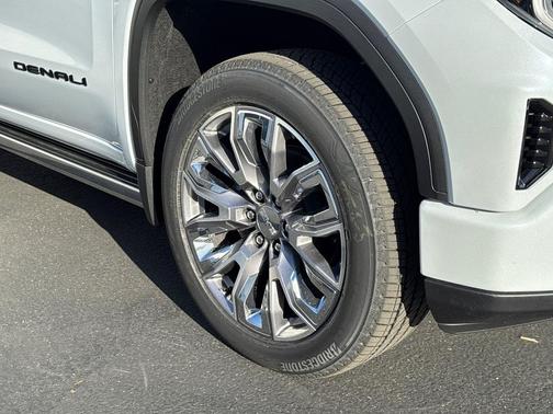 Glacier White Tricoat 2026 GMC Sierra 1500 Denali