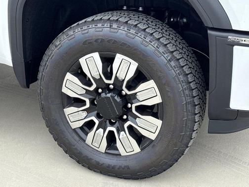Summit White 2026 GMC Sierra 2500 Denali