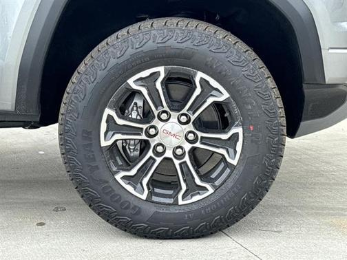 2025 GMC Canyon Base