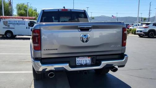 Photo 3 of 32 of 2022 RAM 1500 Laramie