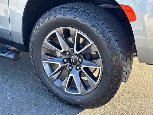 Sterling Gray Metallic 2024 Chevrolet Tahoe 4WD Z71