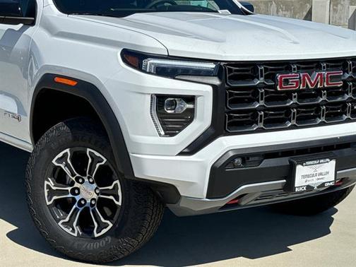 2025 GMC Canyon Base