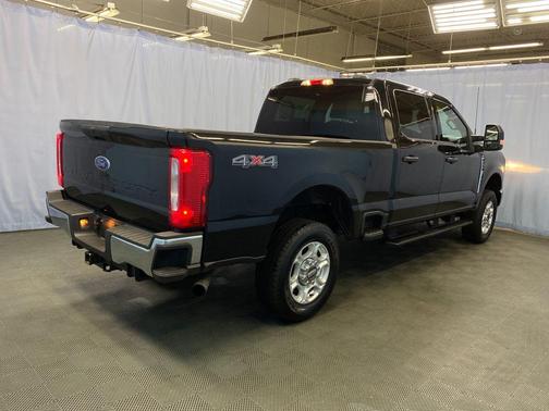 Black Metallic 2025 Ford F-250 XLT