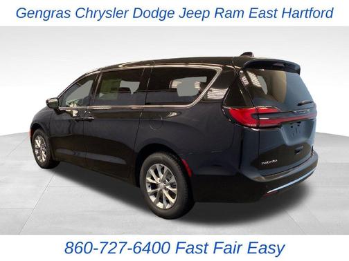 Diamond Black 2027 Chrysler Pacifica SELECT