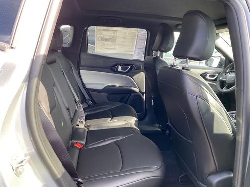 Silver Zynith 2026 Jeep Compass Limited