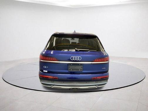 2022 Audi Q7 55 Premium Plus