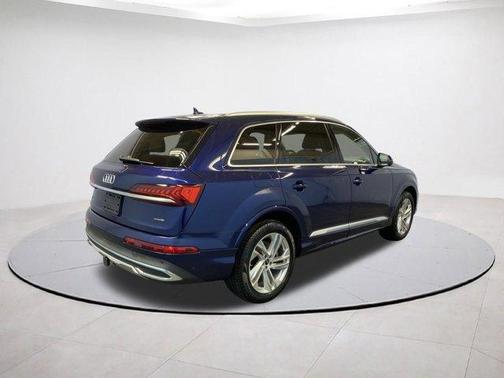 2022 Audi Q7 55 Premium Plus