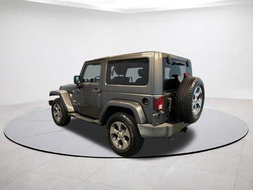 Granite Crystal Clearcoat Metallic 2016 Jeep Wrangler Sahara