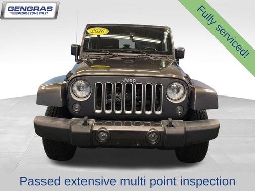 Granite Crystal Clearcoat Metallic 2016 Jeep Wrangler Sahara