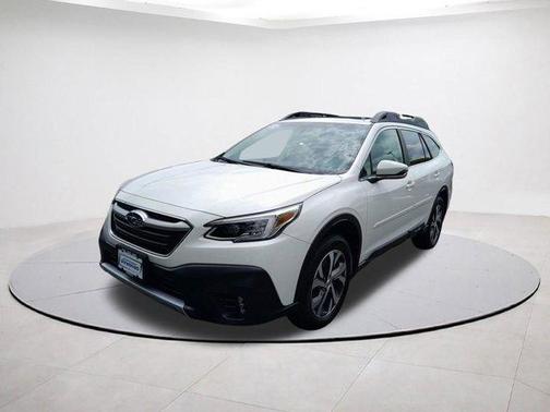 Crystal White Pearl 2022 Subaru Outback Limited