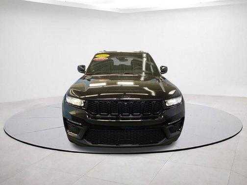 Diamond Black 2025 Jeep Grand Cherokee Limited