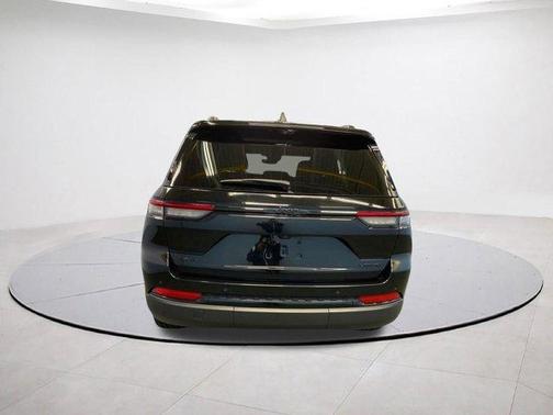 Diamond Black 2025 Jeep Grand Cherokee Limited