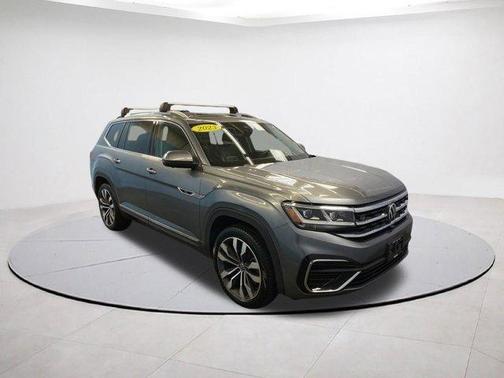 Platinum Gray Metallic 2023 Volkswagen Atlas 3.6L SEL Premium R-Line