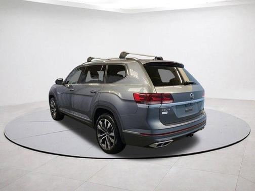 Platinum Gray Metallic 2023 Volkswagen Atlas 3.6L SEL Premium R-Line