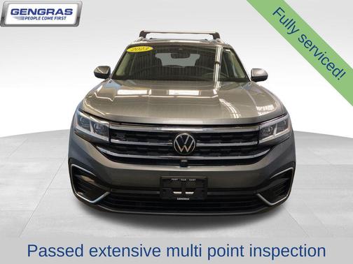 Platinum Gray Metallic 2023 Volkswagen Atlas 3.6L SEL Premium R-Line