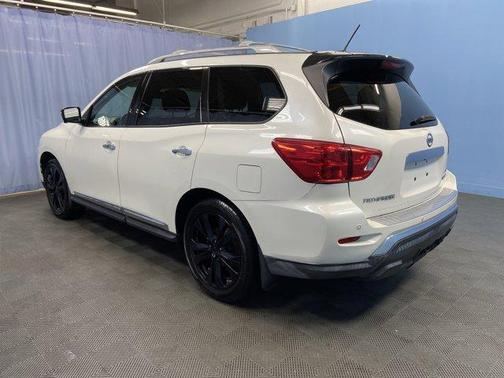 2017 Nissan Pathfinder Platinum