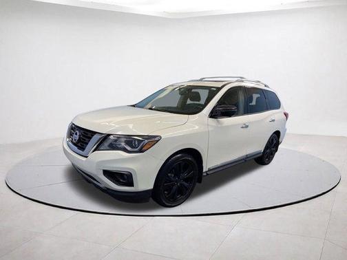 2017 Nissan Pathfinder Platinum