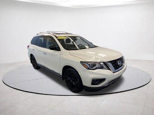 2017 Nissan Pathfinder Platinum