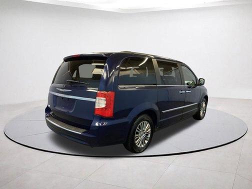 2013 Chrysler Town & Country Touring-L