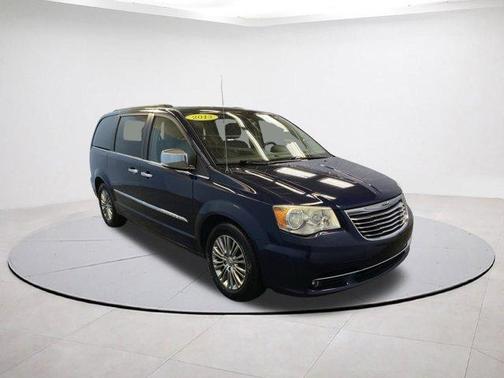 2013 Chrysler Town & Country Touring-L