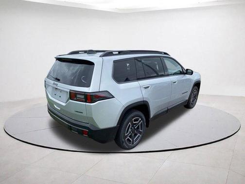 Silver Zynith Clearcoat 2026 Jeep Cherokee LAREDO/LIMITED