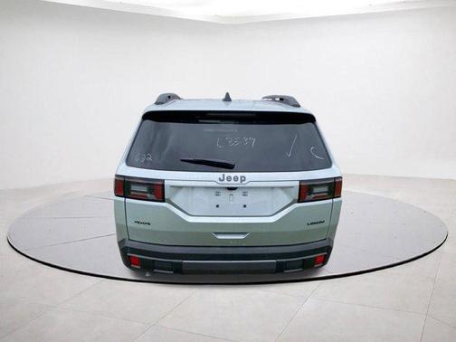 Silver Zynith Clearcoat 2026 Jeep Cherokee LAREDO/LIMITED