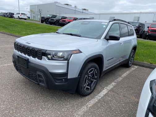 Silver Zynith Clearcoat 2026 Jeep Cherokee LAREDO/LIMITED