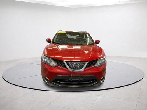 Palatial Ruby 2018 Nissan Rogue Sport SL