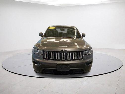 Granite Crystal Clearcoat Metallic 2021 Jeep Grand Cherokee Laredo X