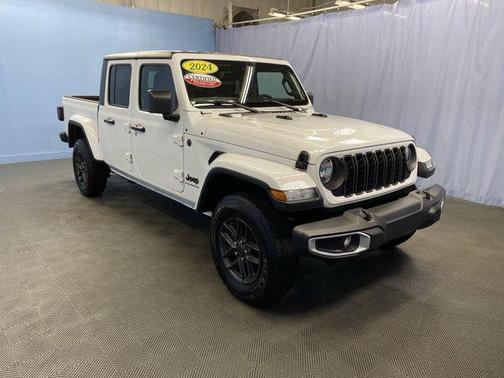 2024 Jeep Gladiator Sport