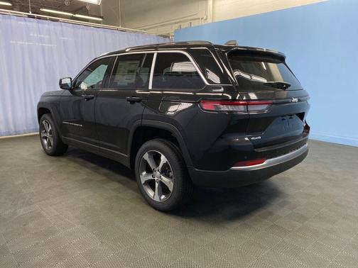Diamond Black 2026 Jeep Grand Cherokee Limited