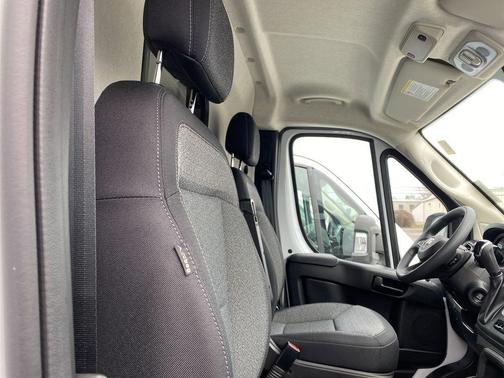 Bright White Clearcoat 2026 RAM ProMaster 1500 Low Roof