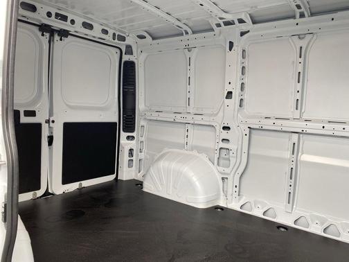 Bright White Clearcoat 2026 RAM ProMaster 1500 Low Roof