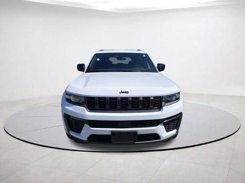 Bright White Clearcoat 2026 Jeep Grand Cherokee Limited