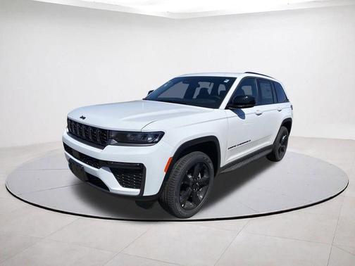 Bright White Clearcoat 2026 Jeep Grand Cherokee Limited