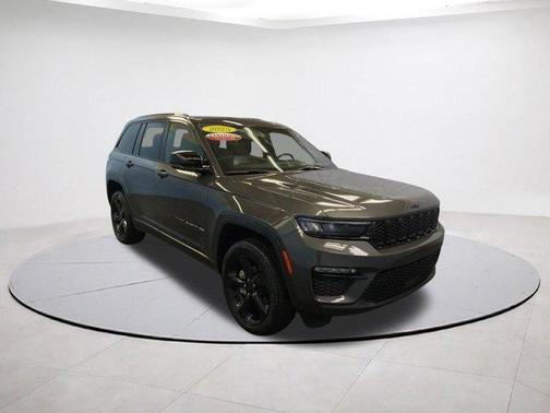 Metallic 2025 Jeep Grand Cherokee Limited