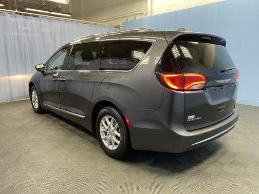 2020 Chrysler Pacifica Touring-L
