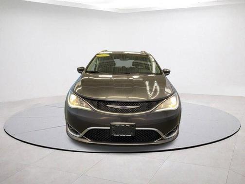 2020 Chrysler Pacifica Touring-L