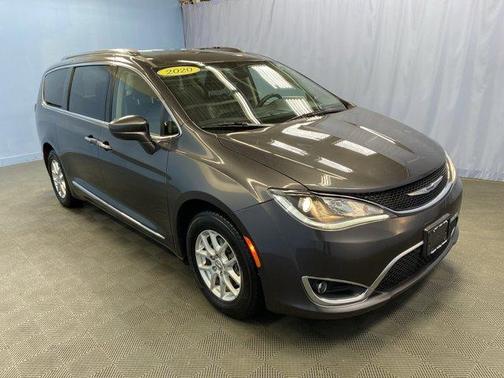 2020 Chrysler Pacifica Touring-L
