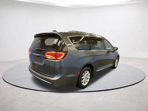 2020 Chrysler Pacifica Touring-L