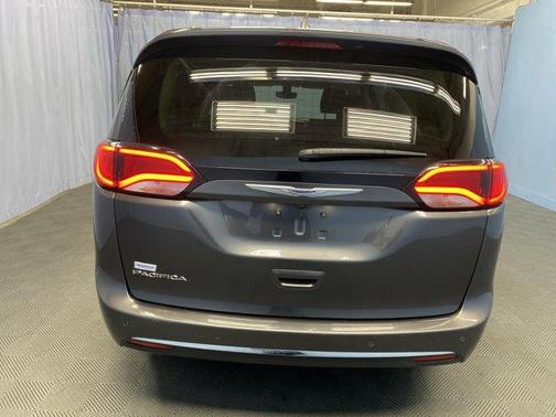 2020 Chrysler Pacifica Touring-L
