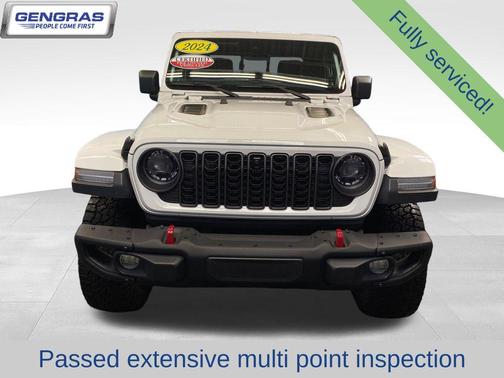 Bright White Clearcoat 2024 Jeep Gladiator Rubicon
