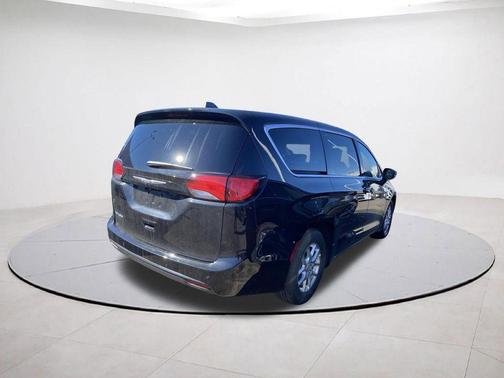 Diamond Black 2026 Chrysler Voyager LX