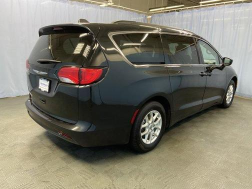 2021 Chrysler Voyager LXI