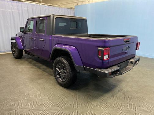 REIGN 2026 Jeep Gladiator Sport