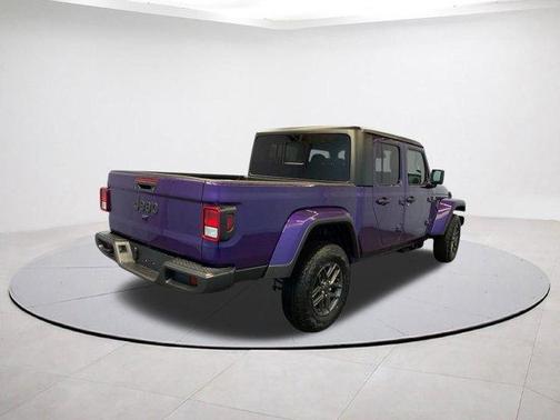 REIGN 2026 Jeep Gladiator Sport