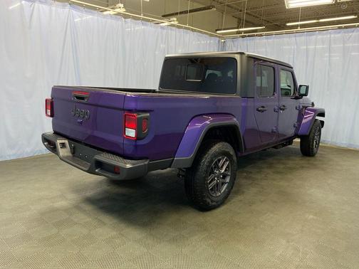 REIGN 2026 Jeep Gladiator Sport