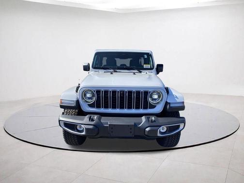 Bright White Clearcoat 2026 Jeep Wrangler Sahara