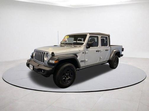 2022 Jeep Gladiator Sport